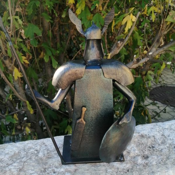 Chef Gaulois sculpture