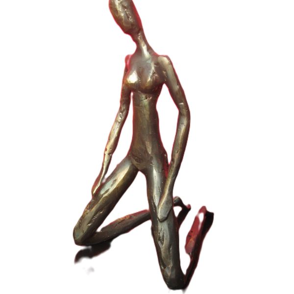 Femme à genoux